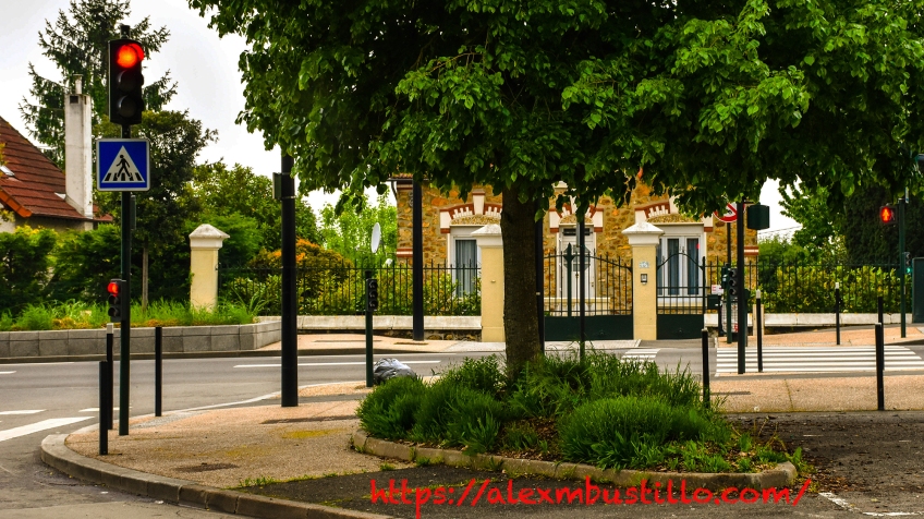Meulière, Route National 7, Boulevard John Kennedy, Corbeil Essonnes, FRANCE